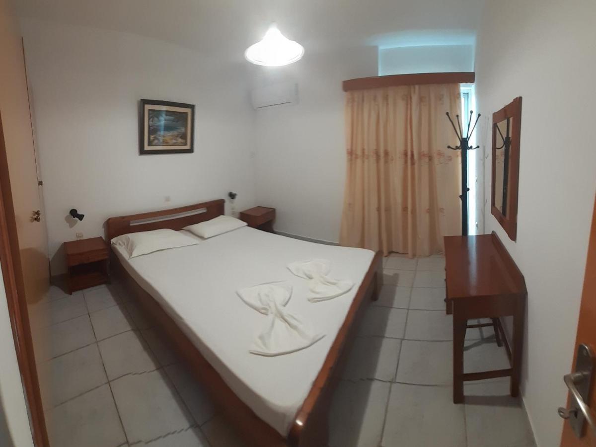 Zikas Apartments Marmari  Eksteriør billede