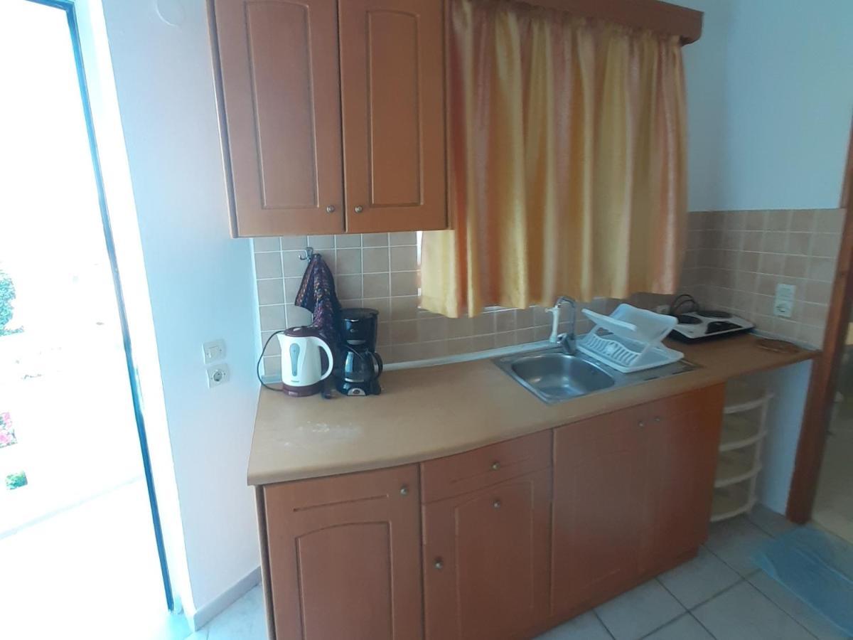 Zikas Apartments Marmari  Eksteriør billede